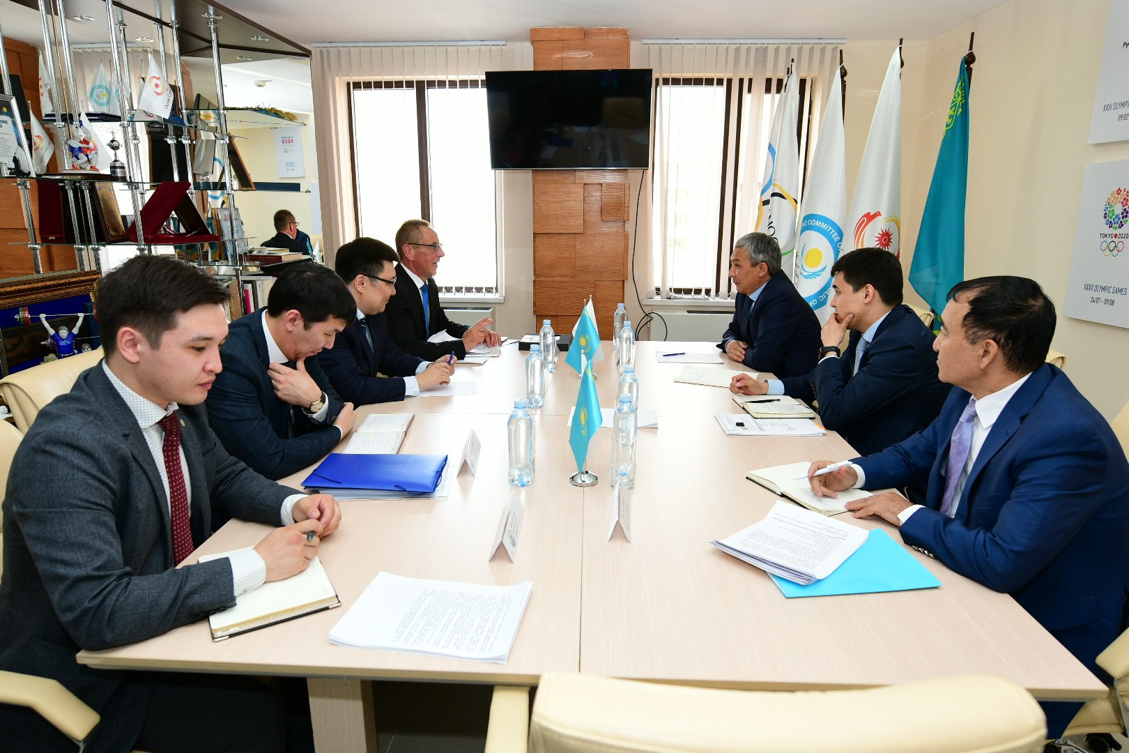 Вопросы развития гребли на байдарках и каноэ в Казахстане обсудили в Нур-Султане  