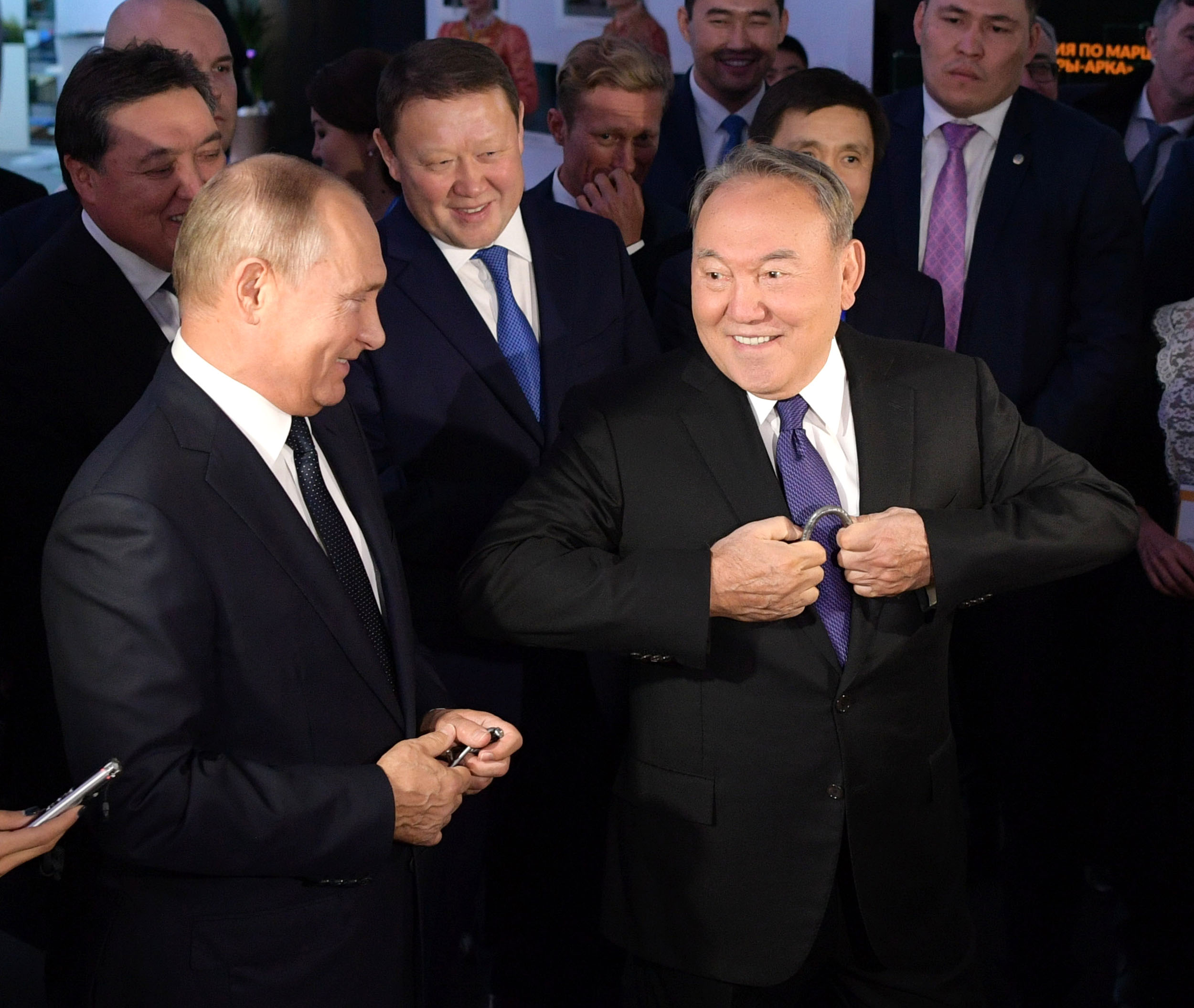 Назарбаев пен Путин көрмеге барды