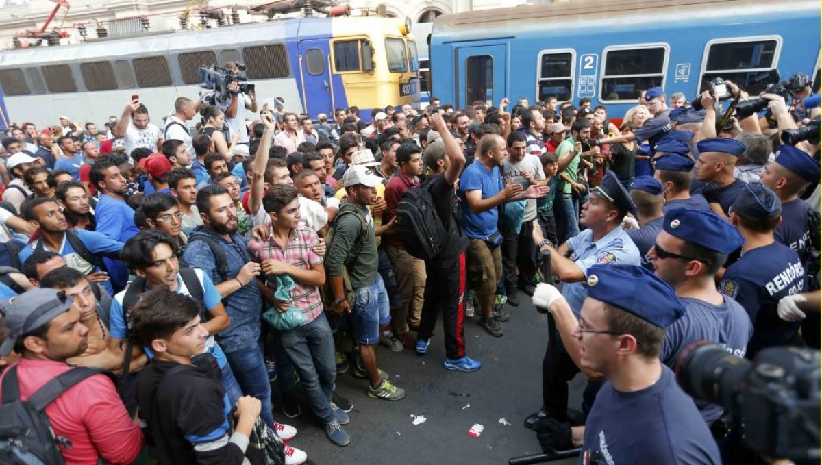 В ЕС могут прорваться 20 тыс вооруженных мигрантов