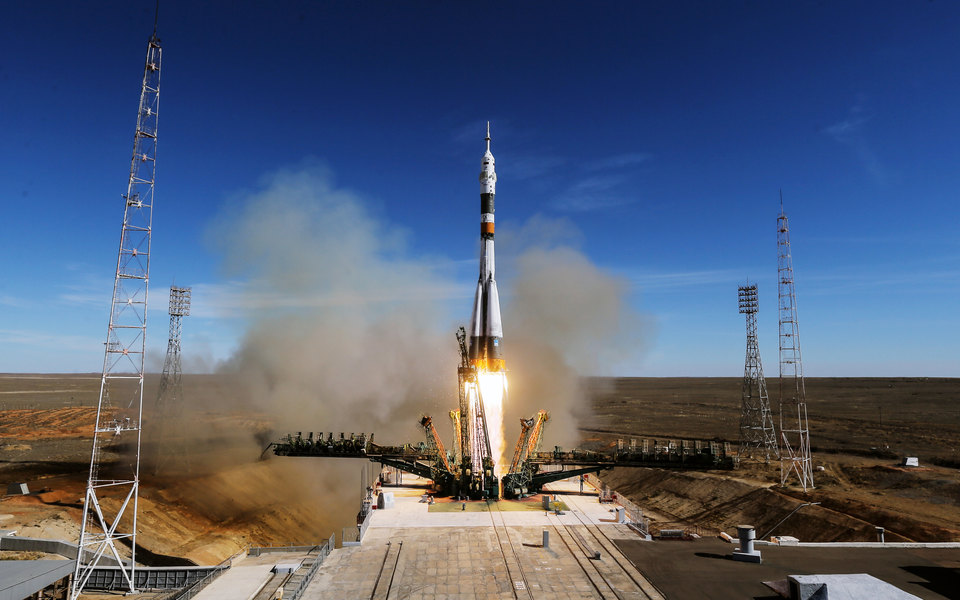 Ракету-носитель "Союз-ФГ" собрали на Байконуре для отправки экспедиции на МКС