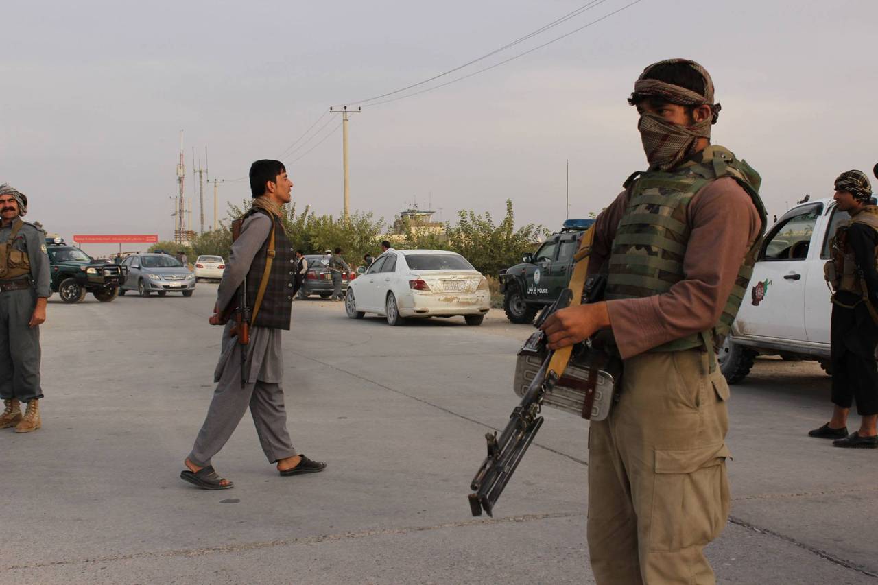 Талибы захватили правительственную военную базу в центре Афганистана 