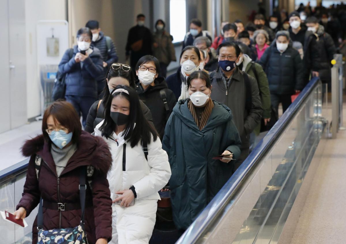 Власти Китая за сутки выявили 49 случаев заражения коронавирусом