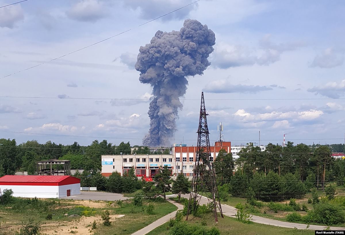 Около 70 детсадов и 31 школа пострадали в результате взрыва на оборонном предприятии в Дзержинске 