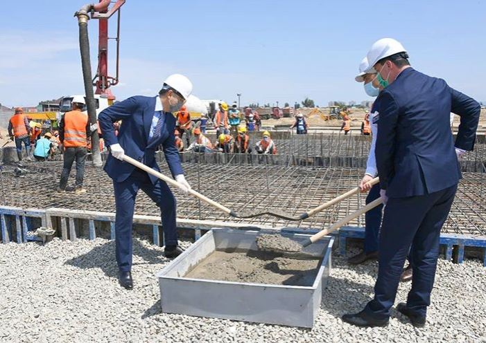 В Алматы начали строить еще одну модульную клинику для больных COVID-19