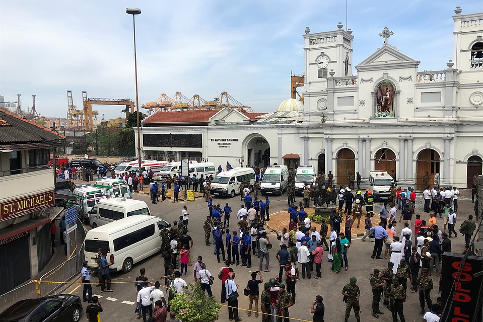 Среди жертв взрывов на Шри-Ланке 35 иностранцев