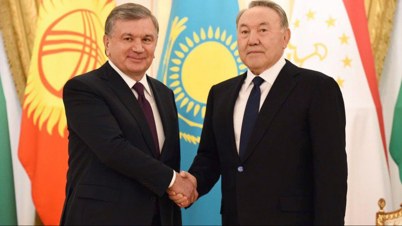 Мирзиёев обсудил с Назарбаевым ликвидацию подтоплений в приграничных регионах 
