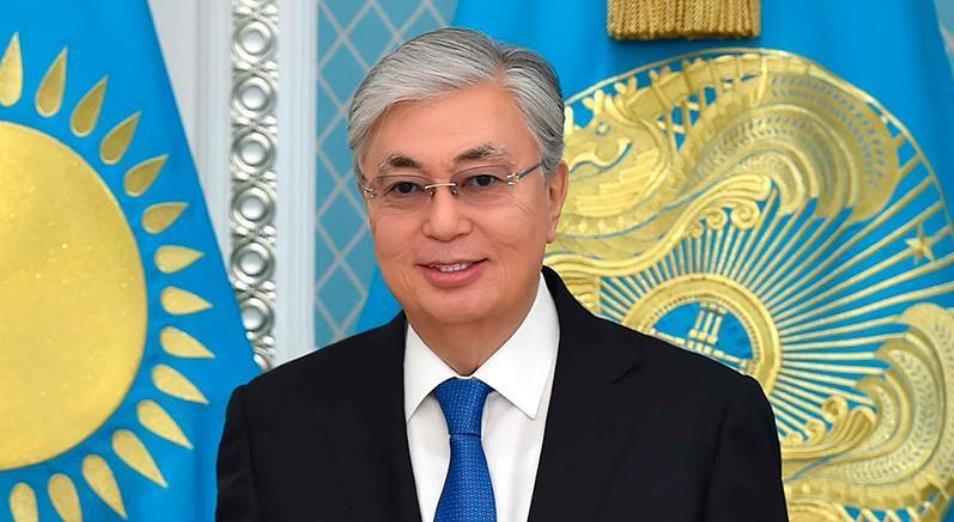 Касым-Жомарт Токаев поздравил казахстанцев с 25-летием Конституции