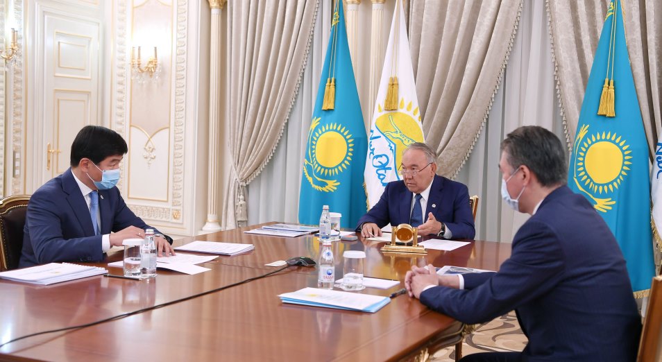 Назарбаев: "Люди хотят активнее участвовать в общественной и политической жизни страны"