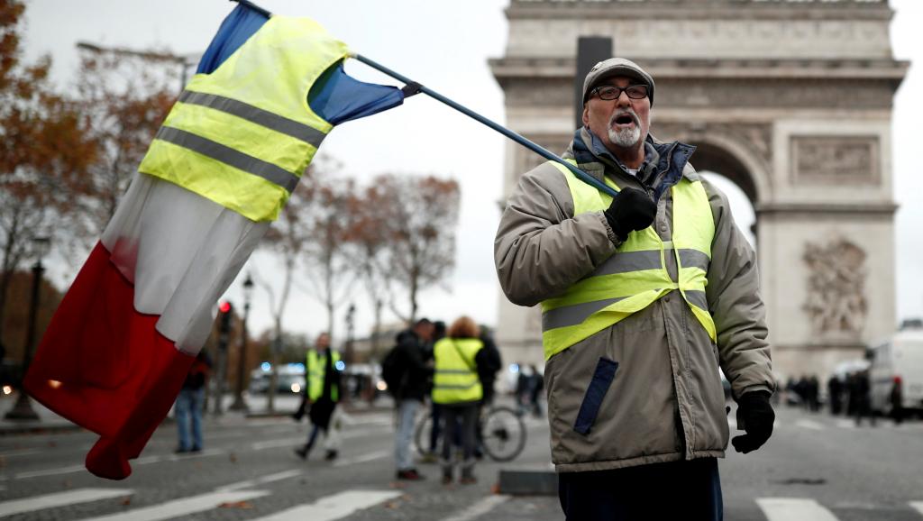 Семнадцатая акция "желтых жилетов" собрала во Франции более 28 тысяч участников