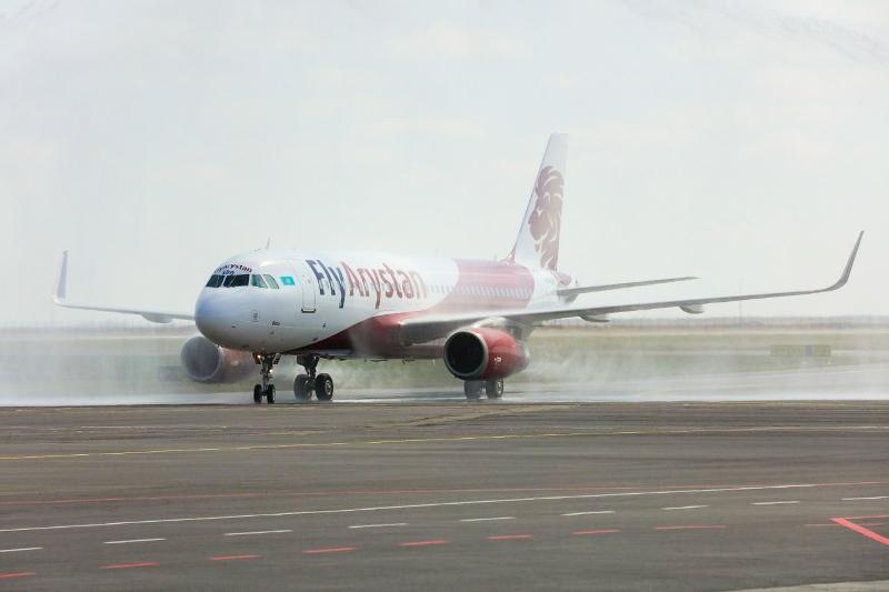 Самолет, вылетевший из Алматы в Костанай, вынужденно вернулся в аэропорт 