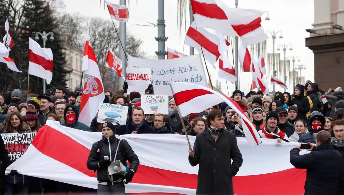 В Беларуси несколько сотен спортсменов выступили с требованием провести новые выборы президента