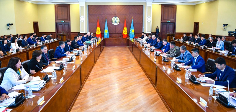 Премьер-министры Казахстана и Кыргызстана изменят статус пропускных пунктов на границе