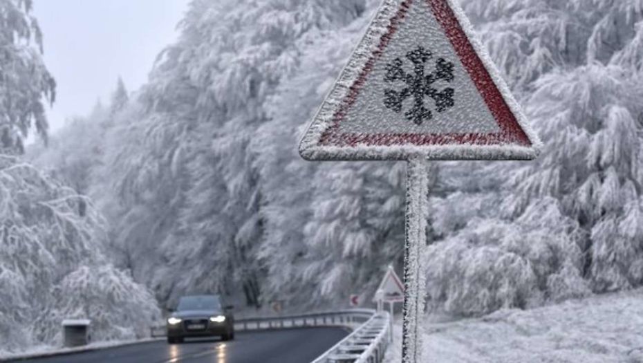 В Северном Казахстане из-за сильных морозов закрыты дороги по всем направлениям