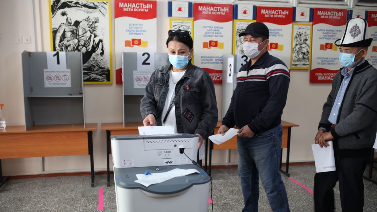 В парламент Кыргызстана по итогам выборов проходят четыре партии