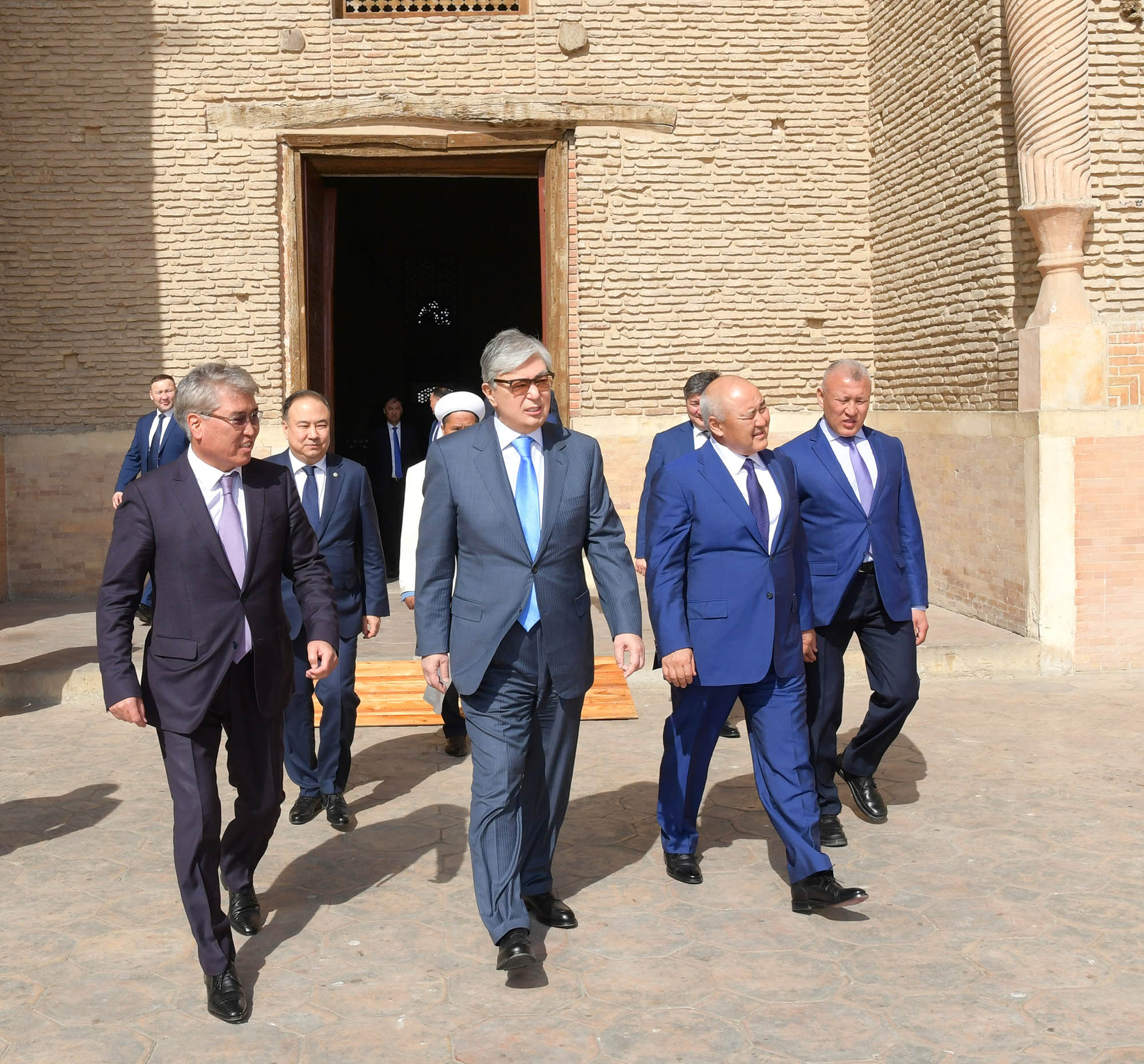 Президент посетил мавзолей Ходжа Ахмеда Яссави