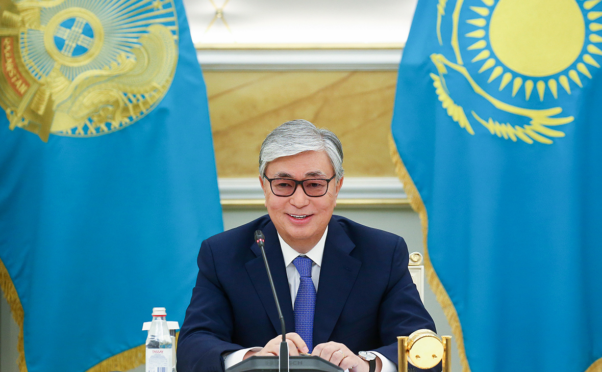 Касым-Жомарт Токаев поздравил казахстанцев с Днем независимости