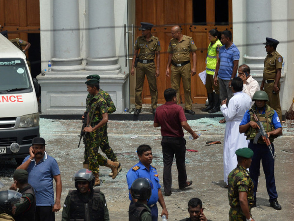 Бомбу обезвредили возле главного Международного аэропорта Шри-Ланки 