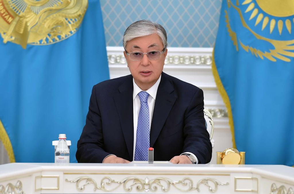 Казахстан ведет переговоры с правительством Узбекистана касательно прорыва дамбы – Токаев