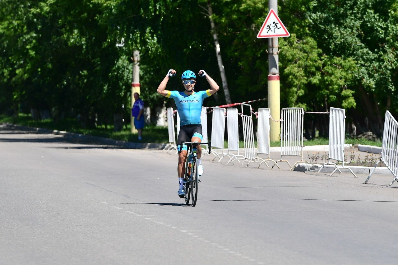 Алексей Луценко стал трехкратным чемпионом Спартакиады Казахстана по велоспорту на шоссе