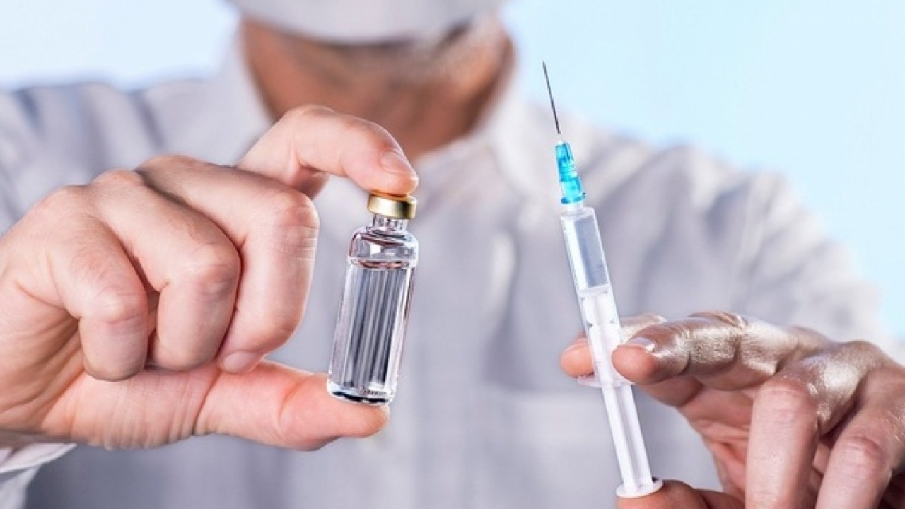 В аэропорт Алматы доставили первую партию вакцины Pfizer 