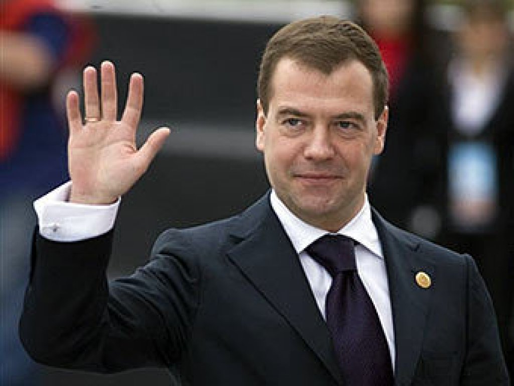 Бакытжан Сагинтаев поздравил Медведева с днем рождения