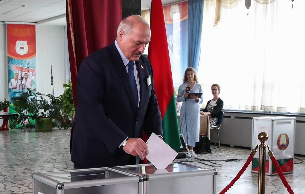 Лукашенко побеждает на выборах президента Беларуси с 80,23% голосов