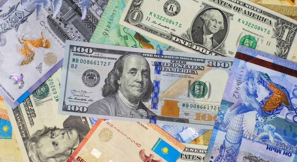 Курс национальной валюты на открытии торгов 10 ноября пробил уровень 430 тенге за доллар