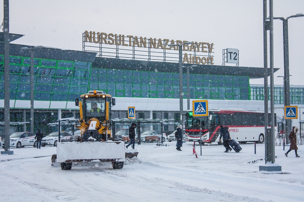 В аэропорту Нур-Султана отменен 21 рейс, задержано 30 из-за непогоды  