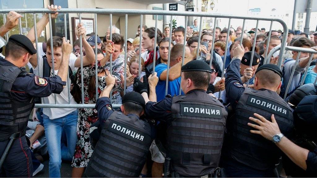 Более тысячи человек задержали на митинге в Москве