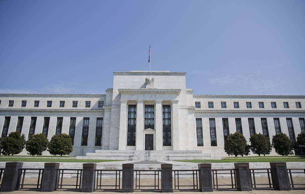 Экс-главы ФРС выступили за независимость регулятора от политического давления
