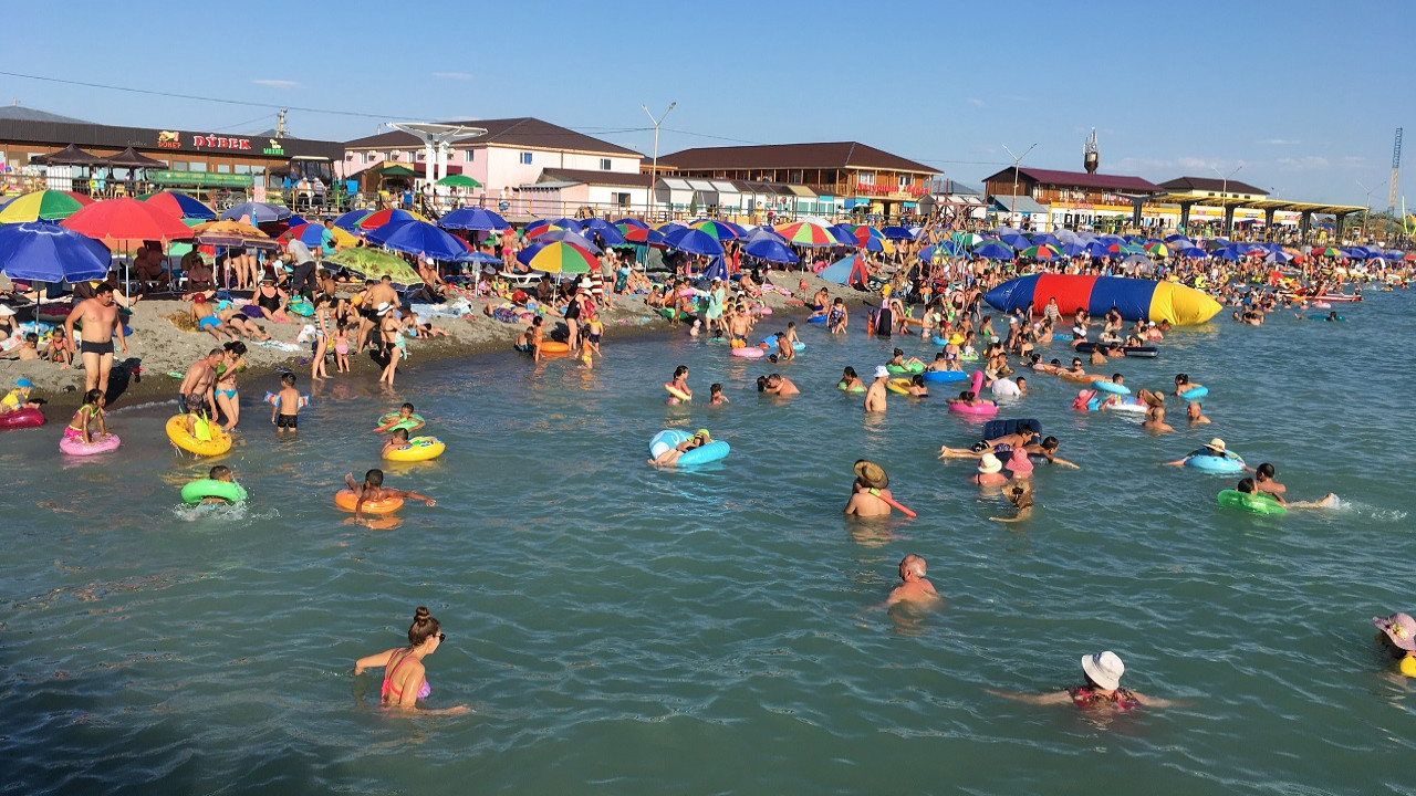 Есть ли риск заразиться коронавирусом при купании в открытых водоемах в жаркую погоду?