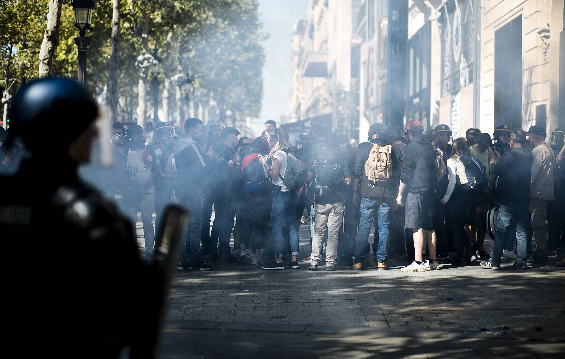 В Париже в ходе протестов "желтых жилетов" задержали 106 человек