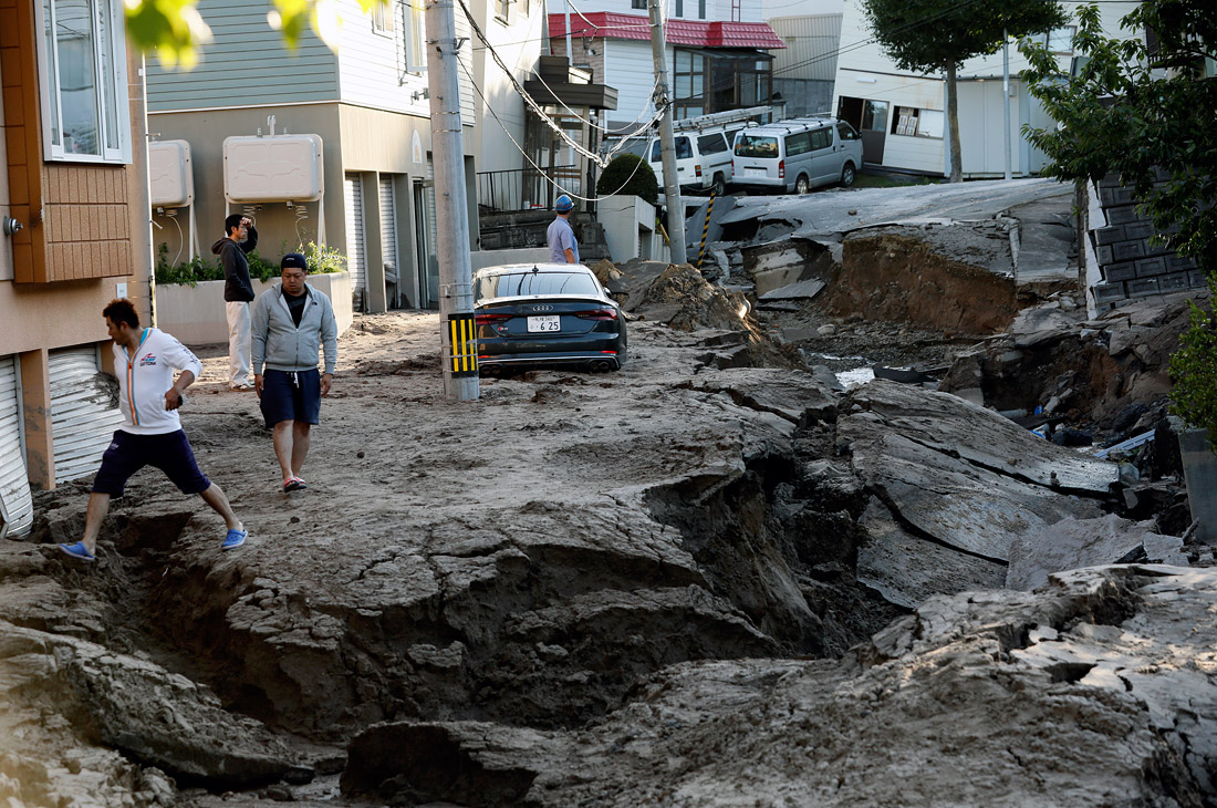 Число жертв землетрясения на японском острове Хоккайдо увеличилось до 30 человек