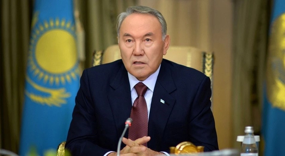Политологи рассказали, зачем Назарбаев обратился в КС