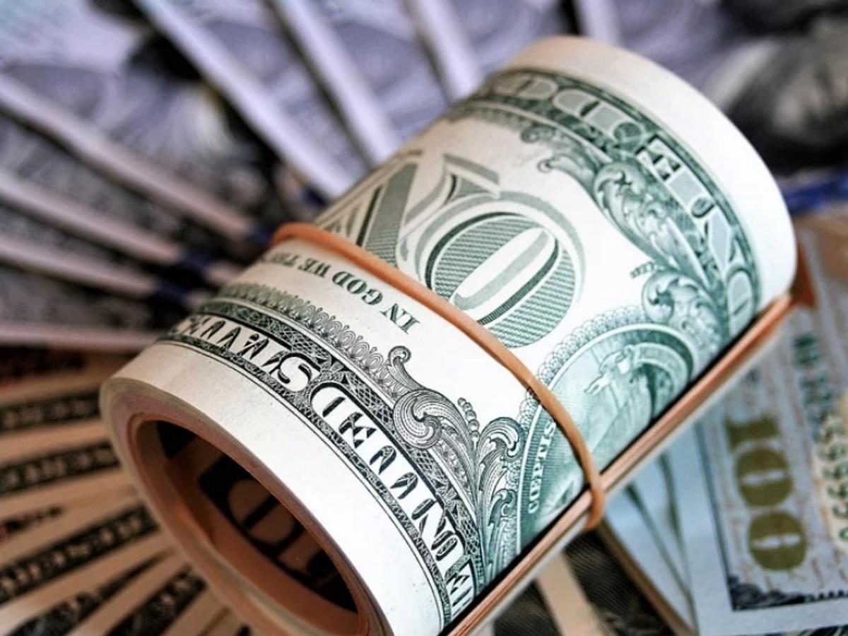 Доллар дешевеет на ожиданиях дальнейшего смягчения политики ФРС