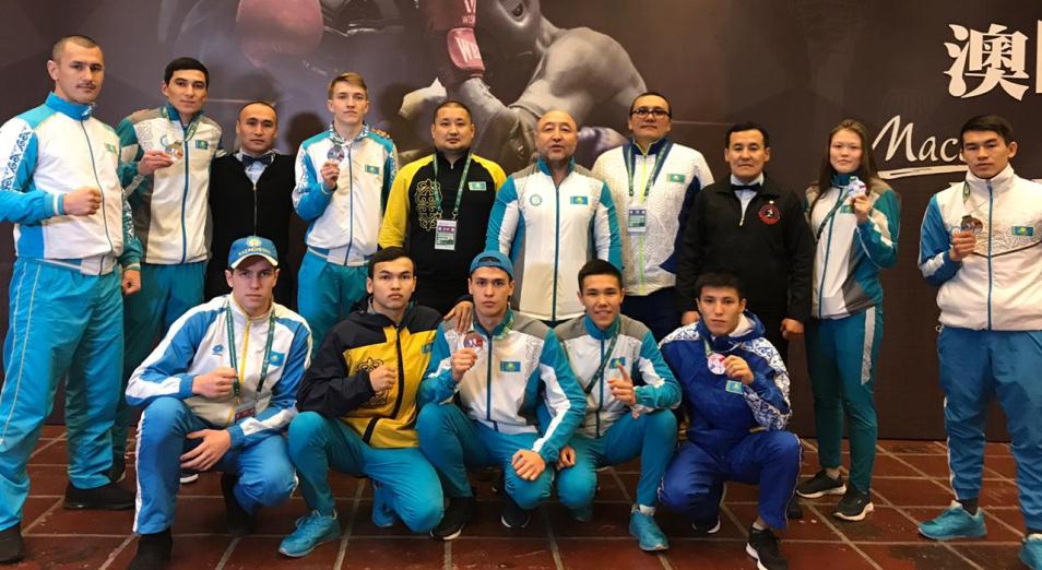 Семь медалей привезли казахстанские бойцы муай-тай с ЧА в Макао