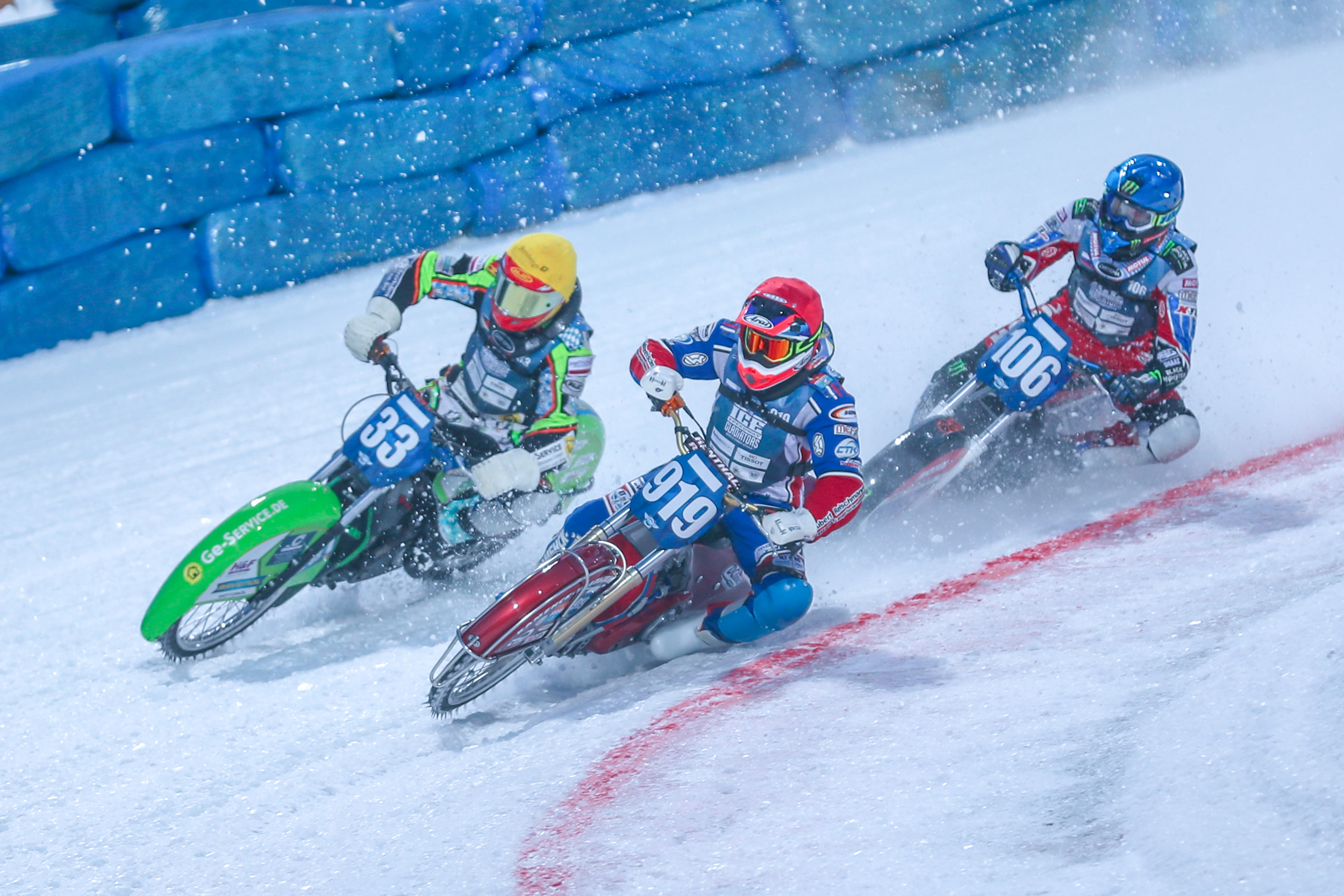 В Алматы с успехом прошел финал личного чемпионата мира по мотогонкам на льду