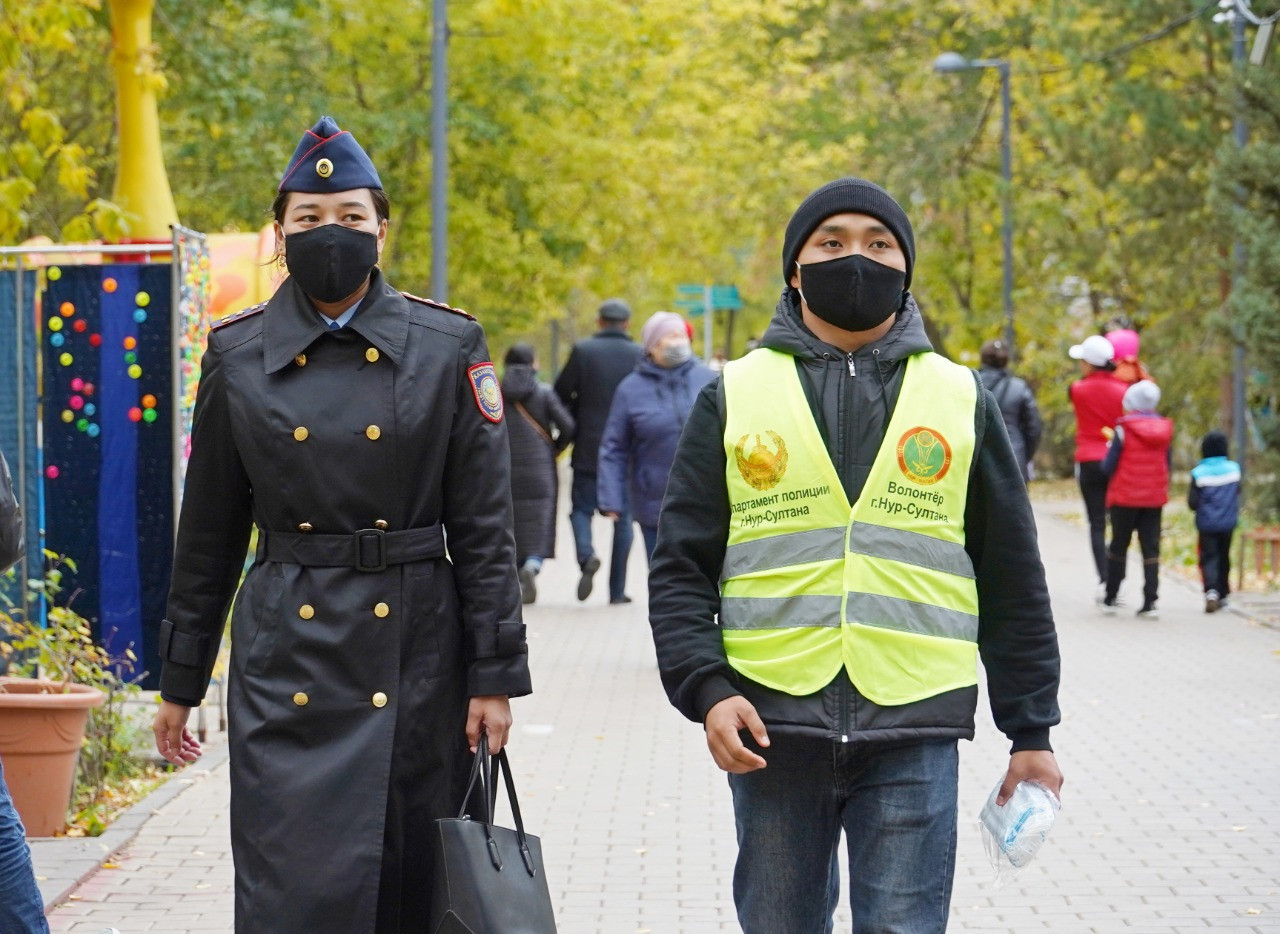 Полицейские Нур-Султана призывают граждан соблюдать карантинные меры