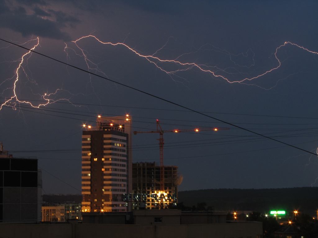В девяти областях Казахстана объявлено штормовое предупреждение 