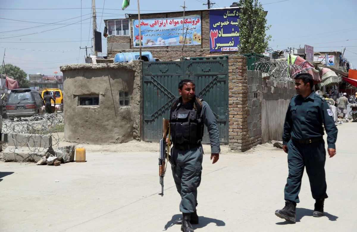 Афганский полицейский застрелил четверых коллег