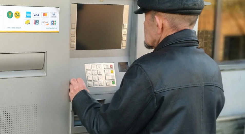 Количество банкоматов в РК перевалило за 12 тысяч
