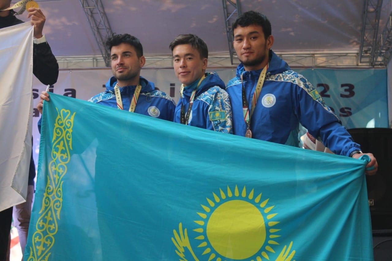 Казахстанцы завоевали четыре медали на чемпионате Азии по гребному слалому