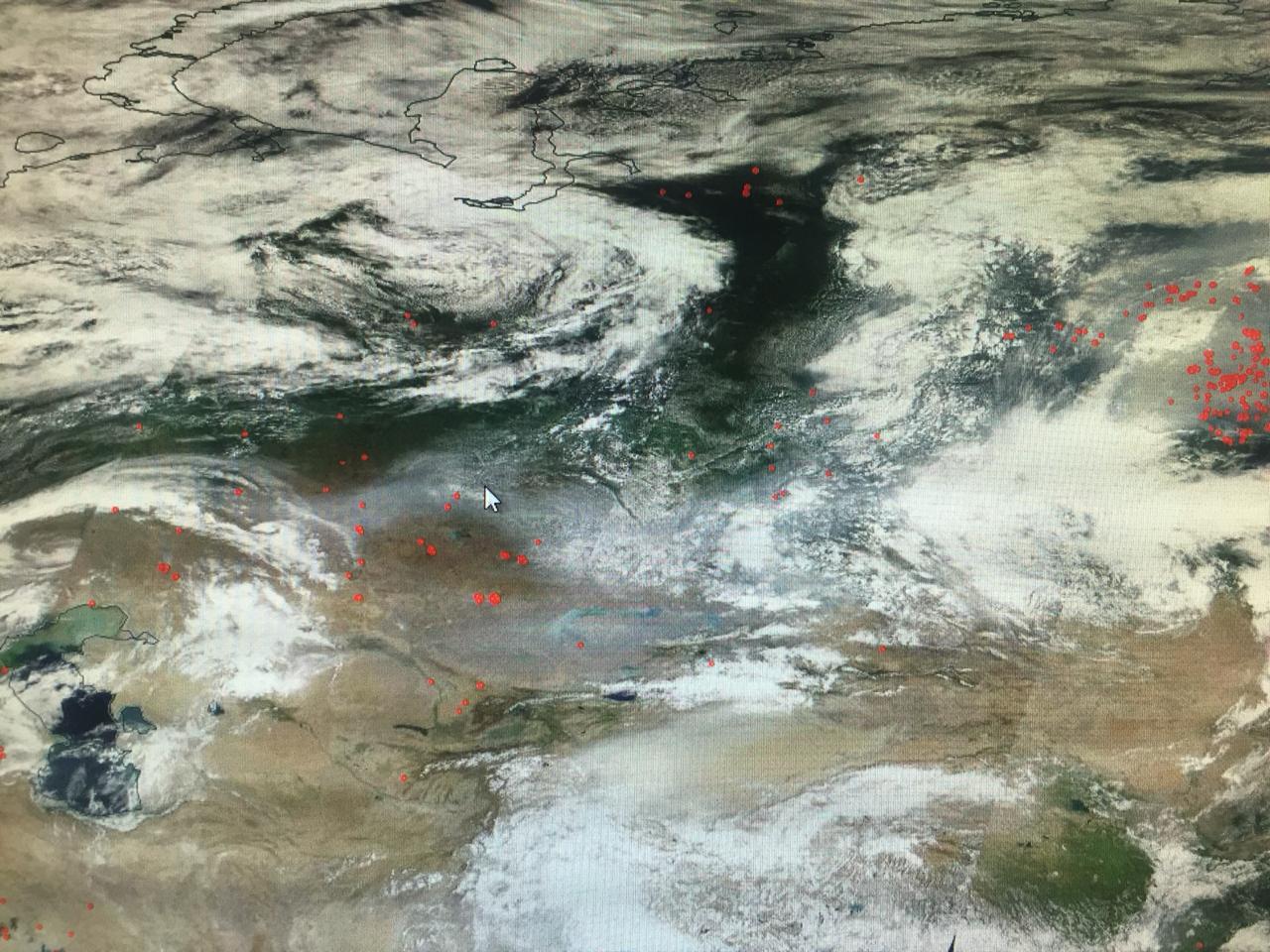 Шлейф от пожаров в Сибири накрыл Казахстан