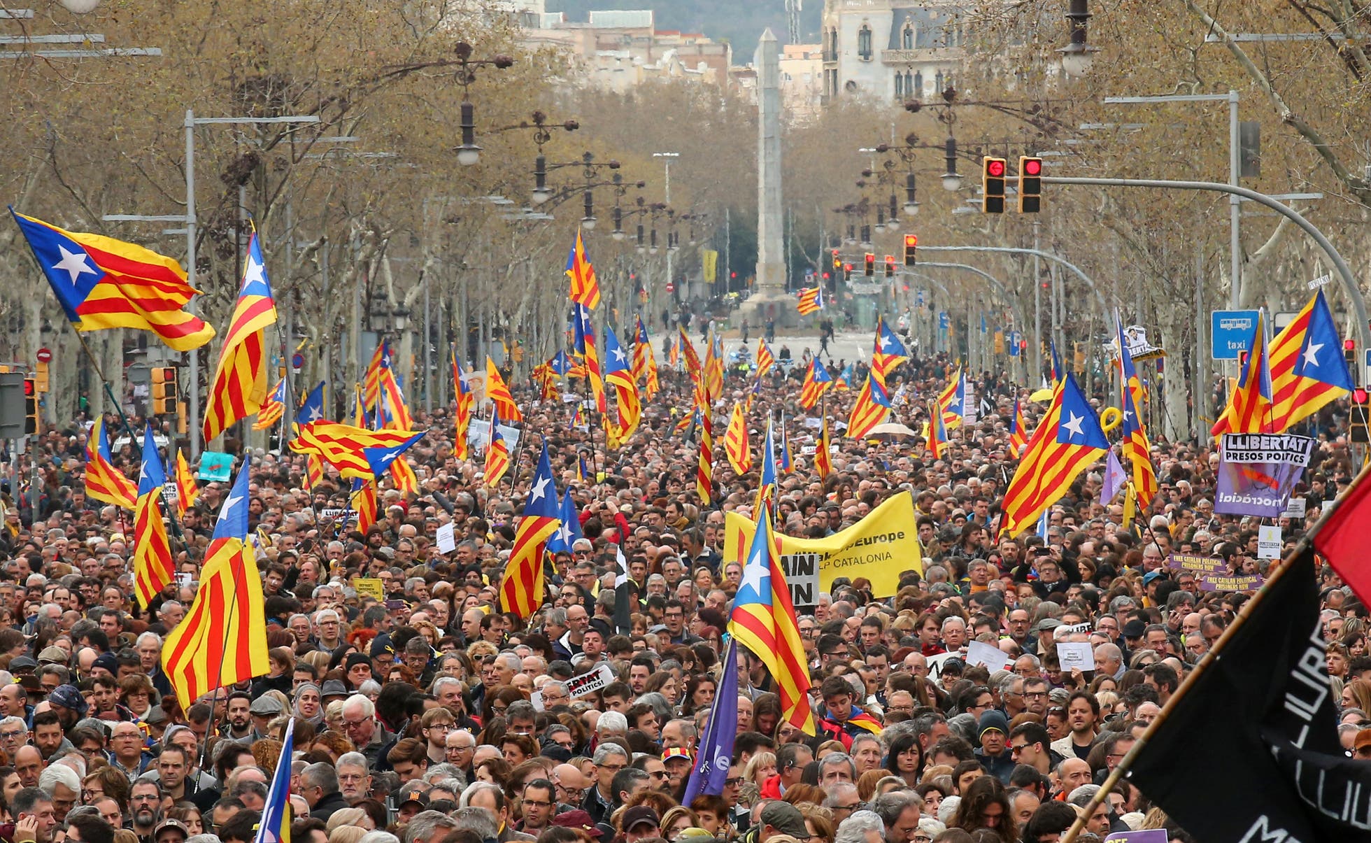 Около 90 человек обратились за медпомощью из-за протестов в Каталонии