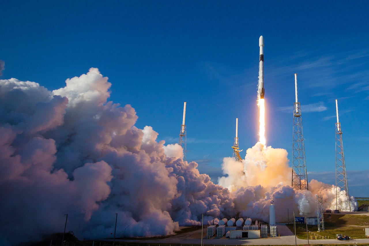 SpaceX не смогла запустить 60 спутников для обеспечения высокоскоростного Интернета