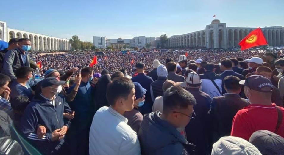 Қырғыздар Жогорку Кеңеш төрағасы мен үкімет басшысын сайлады 