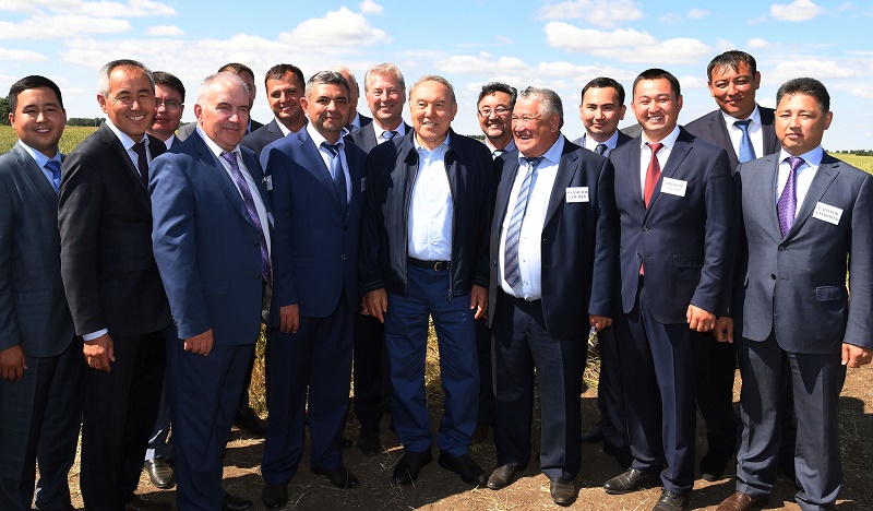 Нурсултан Назарбаев уверен в высоком урожае в СКО