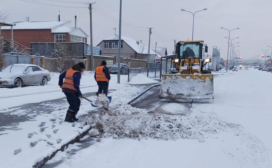 Свыше 17 тысяч кубометров снега вывезли из Нур-Султана за ночь