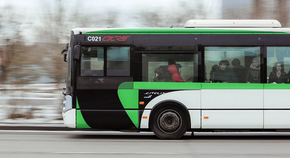 В Алматы автобус насмерть сбил пешехода 