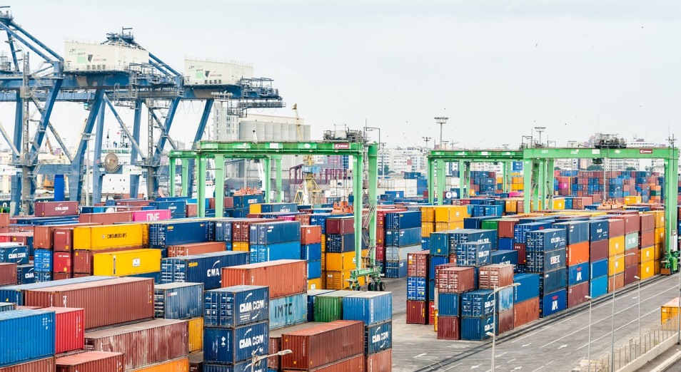 Казахстан сократил экспорт на $800 млн с начала года